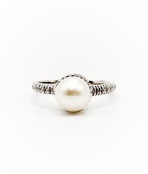 14k White Gold Pearl and Diamond Ring - Le Vive Jewelry in Riverside