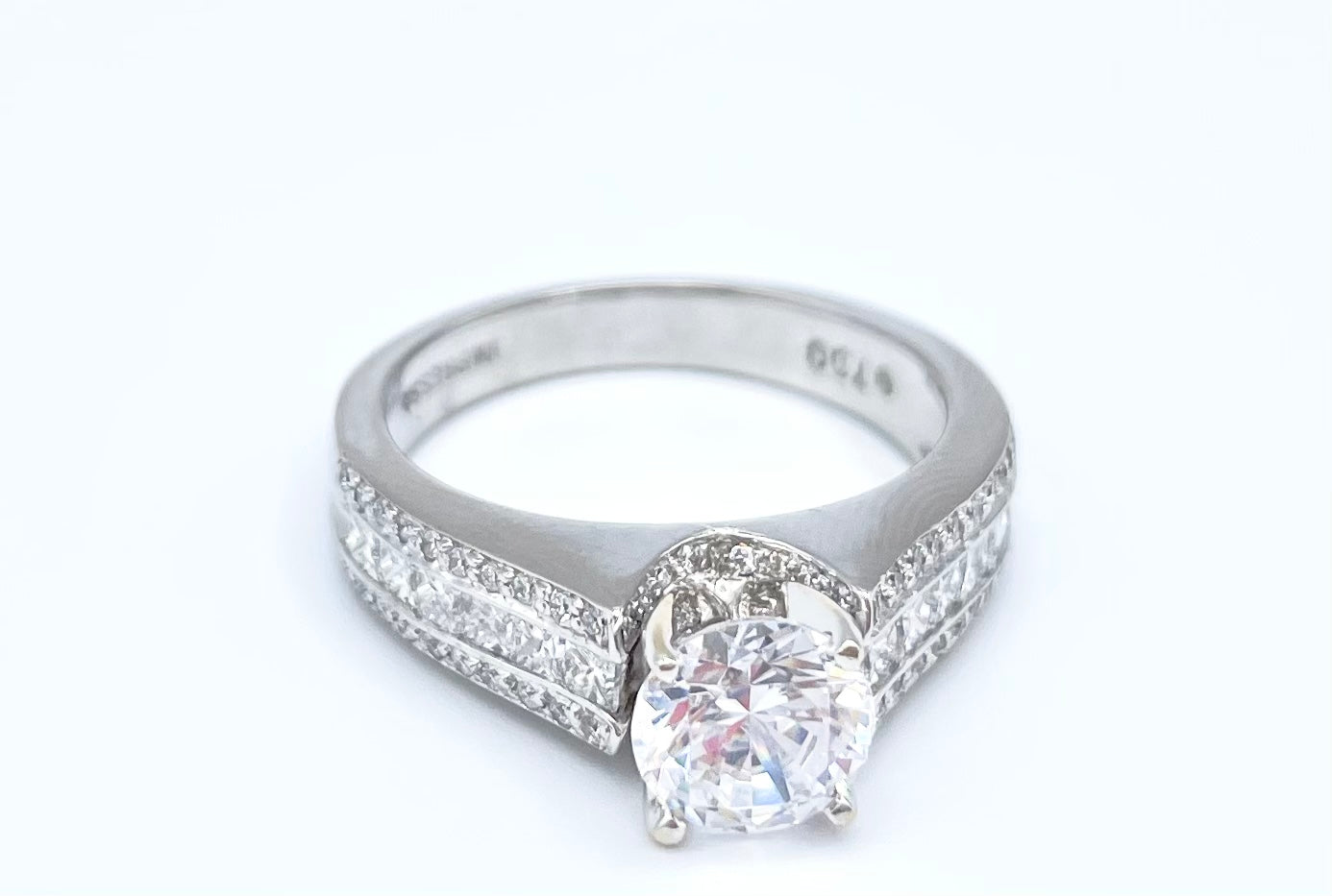 Verragio Ladies Round Center Platinum Engagement Ring - Le Vive Jewelry in Riverside
