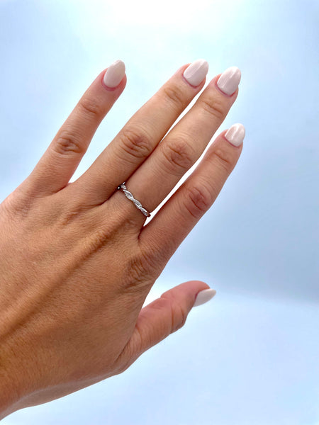 10k White Gold Round Diamond Twist Stackable Band Ring - Le Vive Jewelry in Riverside